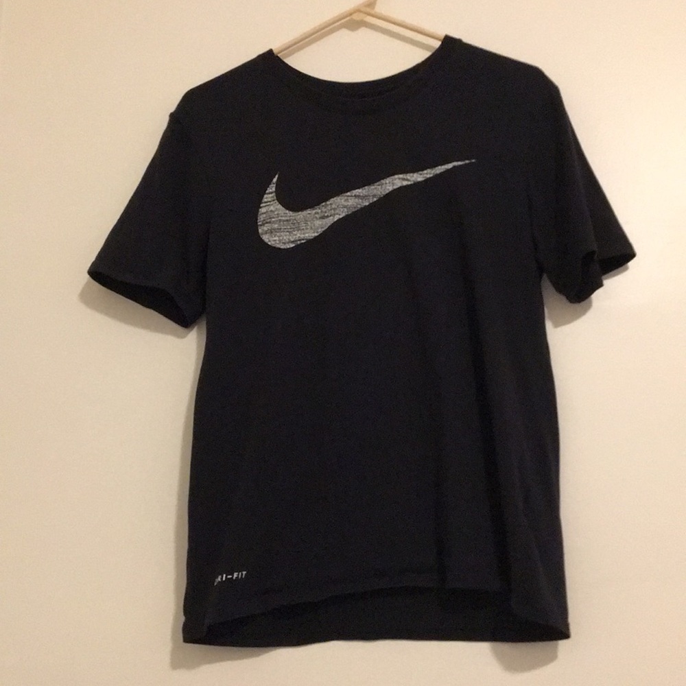 Black and grey Nike t-shirt